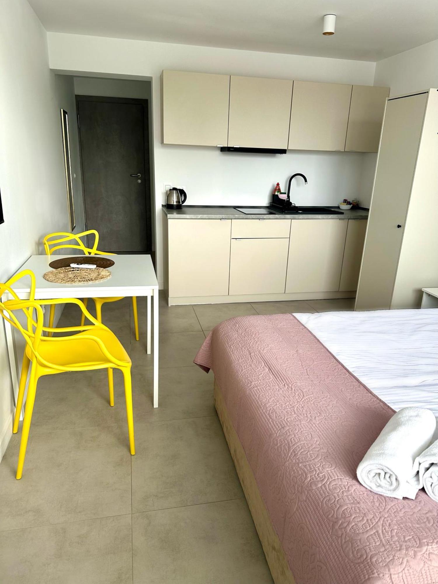 Apartamenty Sunny Stay Ястарня Екстериор снимка