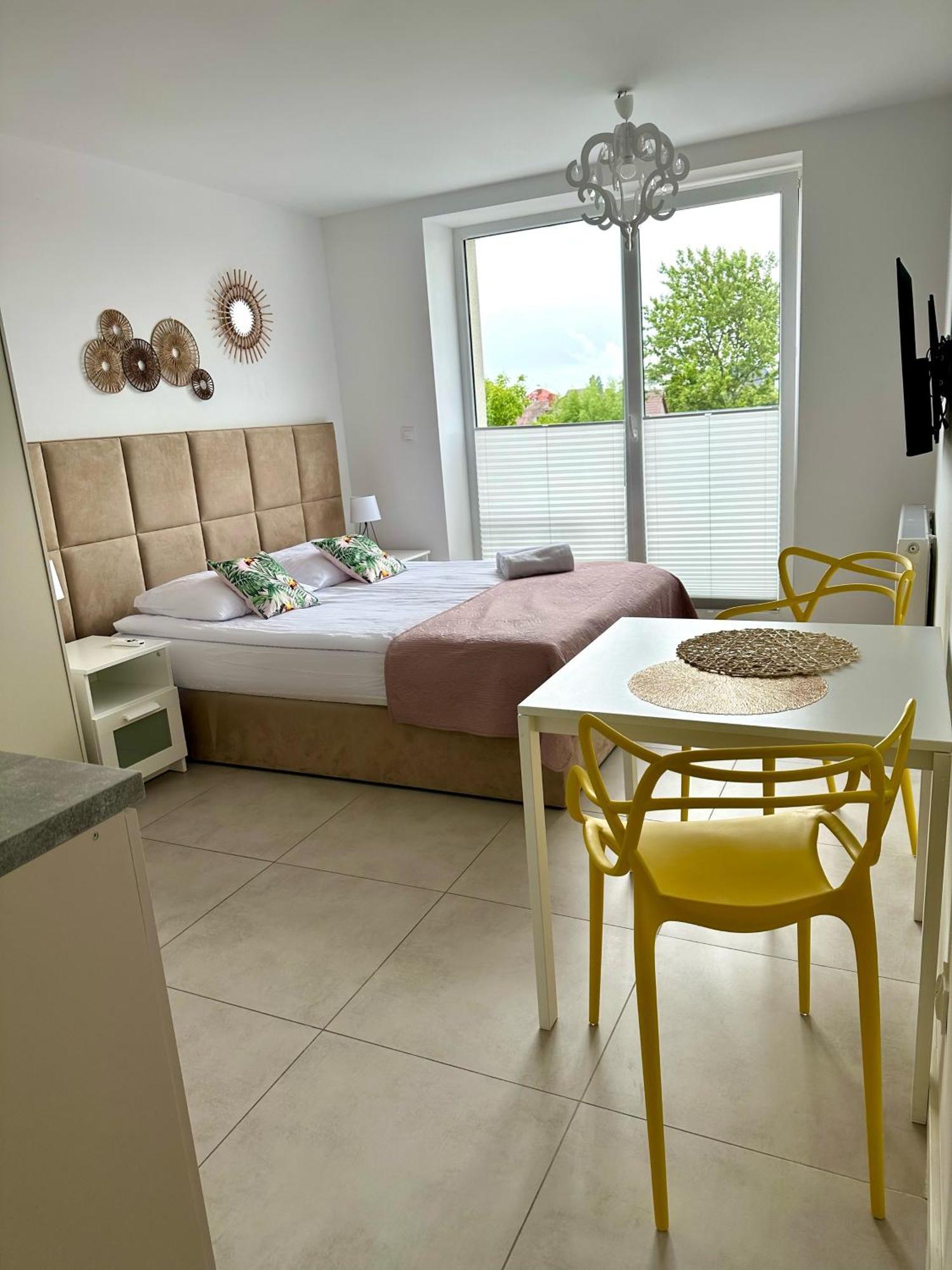 Apartamenty Sunny Stay Ястарня Екстериор снимка